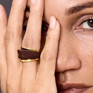 Ring, gold and chestnut, adjustable‎